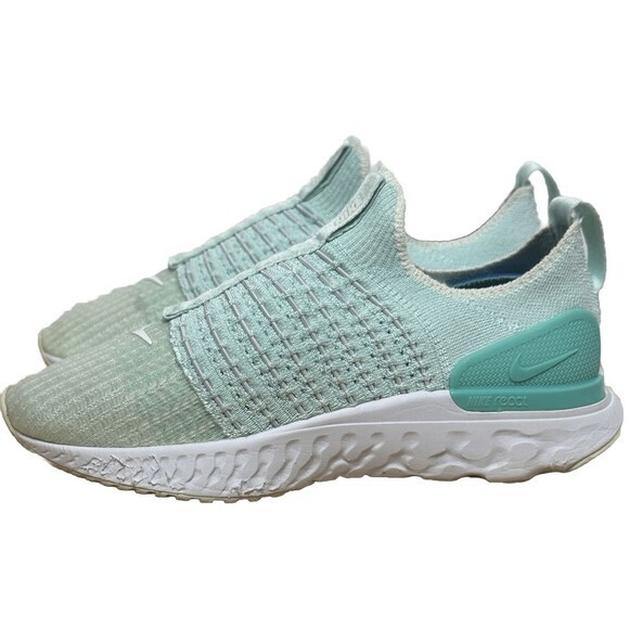 Nike Womens React Phantom Run Flyknit Green Sneakers Sz 6‎ Running - Picture 1 of 6